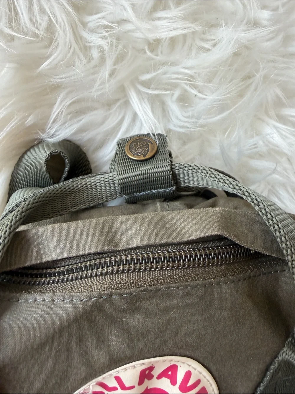 Fjallraven Kånken Mini Backpack - Olive